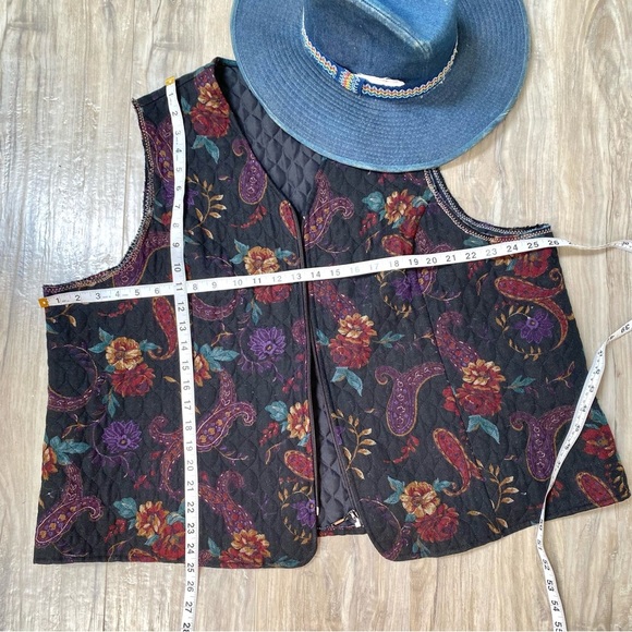 ✨ MADE in CANADA upcycled vintage quilted boho vest w paisley southwestern vibe - Picture 11 of 14
